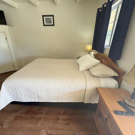 Barewood Inn & Suites Wofford Heights Екстериор снимка